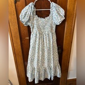 Roolee Tiered Midi Dress 
Size M 
Blue/ Green Floral